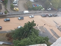 POTOP NA ULICAMA: Nevrijeme stiglo do Hrvatske (VIDEO)