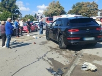 HAOS KOD GRADSKOG MOSTA: Izgubio kontrolu zbog mobitela, udario dijete...