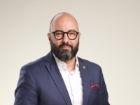 NOSILAC LISTE SDP-a BiH ZA PREDSTAVNIČKI DOM PARLAMENTA FBiH DAMIR MAŠIĆ ZA 'SB': 'Nije vrijeme za eksperimente — plate, penzije i evropski razvoj temelj su ostanka'