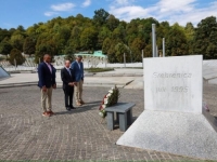 DOK SE U BEOGRADU VELIČA ZLOČINAC: Amerikanci poslali jasnu poruku iz Potočara