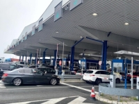 INCIDENT NA GRANICI: Policija pretresala automobil trojice Hrvata, pronašli ustašku ikonografiju, obilježja HOS-a i hladno oružje