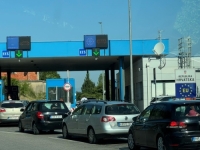 GUŽVE NA GRANICAMA OD RANOG JUTRA: Na više prijelaza vozače očekuju duža zadržavanja