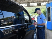 MISTERIJA GRANIČNE KONTROLE: Šta policajac zapravo vidi na ekranu kada vam skenira putovnicu