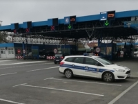 DVOJICA DRŽAVLJANA BiH I SLOVENKA UHAPŠENI NA GRANICI: Evo šta im je pronašla policija