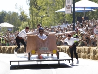 LUDILO NA ALIPAŠINOM POLJU: Red Bull Soapbox Race doveo hiljade građana u Novi Grad, letjeli točkovi i otkačene 'skalamerije'! (FOTO/VIDEO)