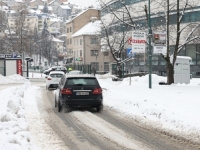 OVO ĆEMO USKORO GOTOVO SVI RADITI U AUTOMOBILU, A MOŽE BITI OPASNO VEĆ PRI 16 KM/H: ADAC upozorava