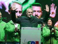 IZETBEGOVIĆ POSLAO PORUKU SA SKUPA SDA U CAZINU: 'Moramo vratiti snagu Bošnjacima, uzeli su ono što nam po Ustavu i zakonima pripada'