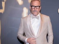 MISTERIOZNA ŽENA UZ SLAVNOG GLUMCA: Kevin Costner snimljen u društvu 31 godinu mlađe Jennifer, evo ko je ona (FOTO)