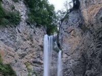 NEVJEROVATNO: Voda je ponovo potekla niz vodopad Blihe, nadležni upozoravaju...
