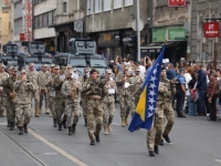 MOĆNA SLIKA IZ SARAJEVA: Policijski defile ulicama glavnog grada, veterani poručili - 'Stali smo u odbranu Bosne i Hercegovine' (FOTO)