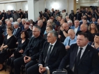 SRAMOTNE SCENE U BEOGRADU: Počela komemoracija zločincu Mladiću, prisustvuju zvaničnici iz RS Karan i Budimir, nema Dodika ni Vučića