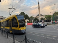 TAKSISTI NA UDARU KAMERA: Plaćaju kazne jer ne smiju stati na autobuskim stajalištima, a izmjene zakona ostale samo mrtvo slovo na papiru