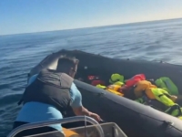 INCIDENT KOJI JE ZGROZIO JAVNOST: Nožem probušio čamac, tek onda shvatio da je unutra neko (VIDEO)