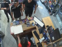 UZNEMIRUJUĆI SNIMAK IZ BH. GRADA: Pijani nasilnik brutalno napao radnicu na pumpi