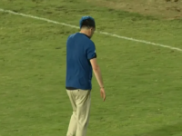 HAOS NA TERENU: Bivši trener Željezničara pogođen tvrdim predmetom s tribina, utakmica hitno prekinuta