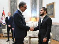 OVA FOTOGRAFIJA JE RAZLJUTILA REGION: UFC prvak Islam Mahačev objavio sliku s Vučićem, uvrede pljuštale na sve strane