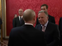 ODBRUSIO PUTINU U LICE: Trumpov izaslanik usred Kremlja prekinuo ruskog lidera, isplivali detalji napetog sastanka