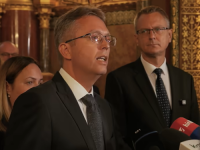 KAKAV BLAM BIVŠEG ORBANOVOG MINISTRA: Zbunjeno lutao ulicom nakon što ga je vlastiti vozač 'zaboravio', nedugo zatim policija ga uhapsila