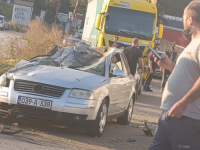 UŽAS U SARAJEVU: Automobil doslovno pao na krov drugog vozila, ima povrijeđenih