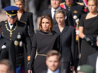 PRIVUKLA JE SVE POGLEDE:  Kraljica Rania zadivila profinjenim izdanjem bez ijednog suvišnog detalja (FOTO)