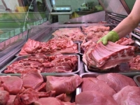 KATASTROFA NA POMOLU: Uvoz mesa dostigao rekordne iznose, bosanskohercegovački farmeri pred bankrotom -'Političari nas vode u propast...'