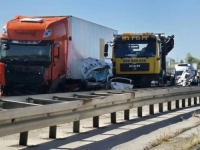 STRAVIČNA SAOBRAĆAJNA NESREĆA U SUSJEDSTVU: Jedna osoba poginula, druga teško povrijeđena