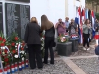 SJEĆANJE NA ŽRTVE UZDOLA: Prošle 33 godine od zločina nad hrvatskim civilima, porodice i dalje čekaju pravdu