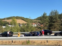 KARAMBOL NA ULAZU U VOGOŠĆU: Ogromne kolone na autoputu