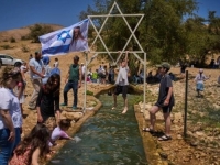 'PRETVORIT ĆEMO OVO MJESTO U RAJSKI VRT': Izraelski doseljenici preoteli palestinske izvore vode i napravili turističku atrakciju!