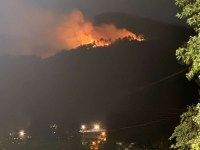 GORI IZNAD BANJE LUKE: Vatrogasci se bore s vatrenom stihijom, miris dima prekrio grad...