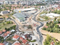 VOZILA VEĆ KORISTE NOVU CESTU: Snimci XII transverzale pokazuju šta se sada gradi na staroj trasi (VIDEO)