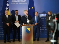 DIREKTAN UDAR IZ SARAJEVA NA BEOGRAD I BANJU LUKU: 14 zastupnika traži hitnu suspenziju specijalnih veza Srbije i RS-a