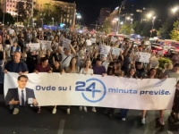 PROTEST ZBOG UKIDANJA EMISIJE: Zoran Kesić izveo hiljade ljudi na ulice Beograda (VIDEO)