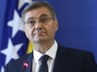ZVIZDIĆ TRAŽI HITNO RAZRJEŠENJE NAVODA EMIRA SULJAGIĆA: Ko planira upad policijskih snaga u Memorijalni centar Potočari?