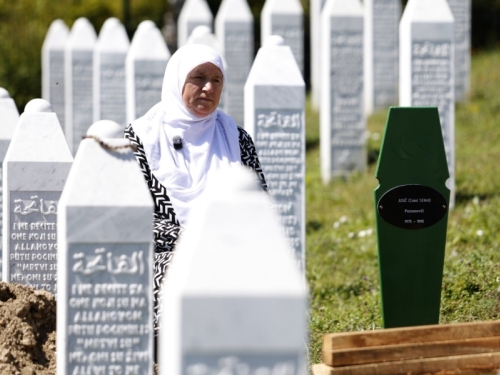 MAJKE SREBRENICE POSLALE OŠTRU PORUKU EUROPSKOJ UNIJI: 'Zašto stvari ne nazovete pravim imenom?'