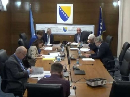 PRVE KAZNE NA POČETKU KAMPANJE: CIK BiH kaznio stranku 'BH zeleni' zbog objava na društvenim mrežama
