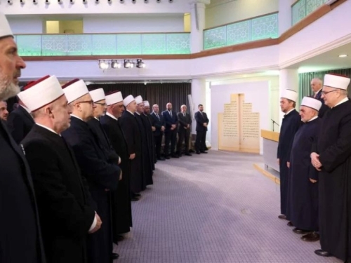 UDAR NA VJERSKE AUTORITETE: Islamska zajednica u BiH oštro osudila orkestrirane medijske i političke napade na imame i muftije, najavili žestok pravni odgovor