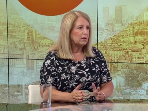 AMBASADORICA IZRAELA GALIT PELEG: 'Nazvati to genocidom je malo smiješno, pogotovo u BiH, mogli smo ubiti 2 miliona ljudi'  (VIDEO)