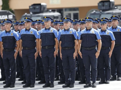 OD POZIVA - DO ODBRANE DRŽAVE: Veliki policijski defile u Sarajevu, upućen poziv građanima...