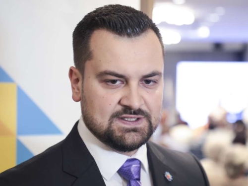 ODLUKA JE PALA: Saborski zastupnik Armin Hodžić jednoglasno izabran za predsjednika...