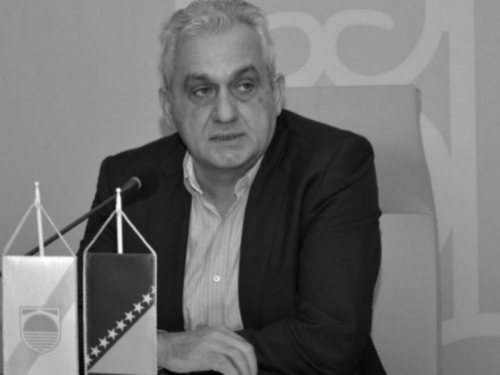 PREMINUO NA DANAŠNJI DAN 2021 GODINE: Peta godišnjica smrti Ljube Bešlića, najdugovječnijeg gradonačelnika Mostara