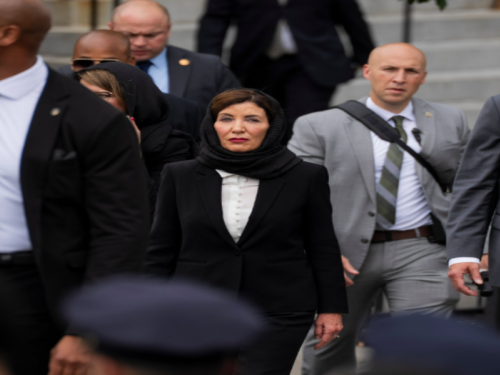 HIDŽAB RAZLOG KONFLIKTA TRUMPA I GUVERNERKE NEW YORKA: Pljušte uvrede na obje strane