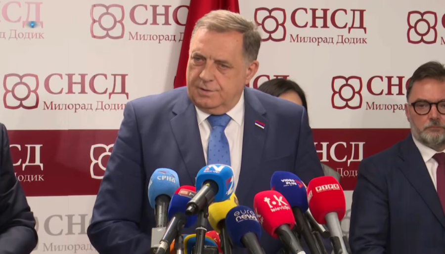 DODIK OBJAVIO VIDEO NA KOJEM IZVODI ČUČNJEVE: 'Najbolje tek dolazi'
