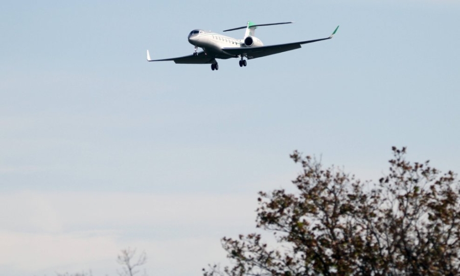 PANIKA NA NEBU IZNAD EVROPE: Dojava o postavljenom eksplozivu u avionu Austrian Airlinesa, putnici hitno evakuisani!