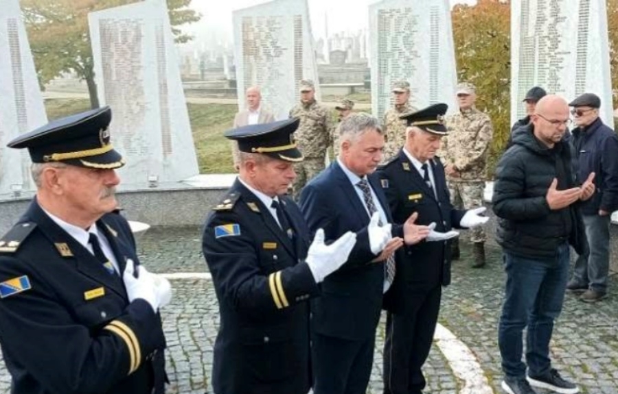 KRAJINA PAMTI SVOJE HEROJE: Odavanjem počasti šehidima i poginulim borcima počelo obilježavanje godišnjice 5. korpusa...
