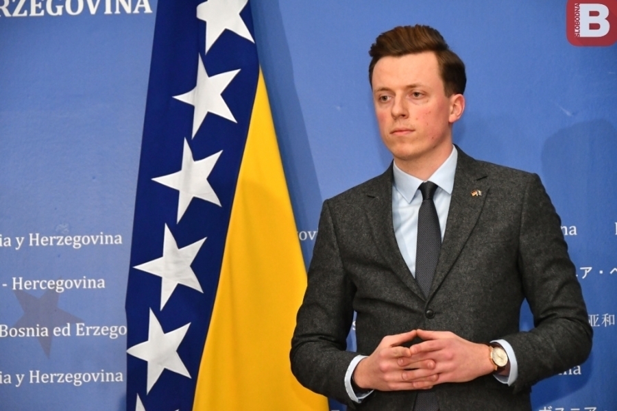 AHMETOVIĆU PRETRESLI KANCELARIJU I TRI STANA: Sada se oglasila njegova odbrana