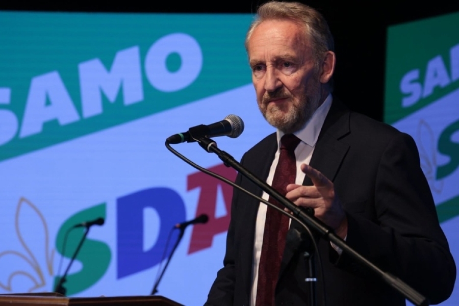 BAKIR IZETBEGOVIĆ O OCU ALIJI: 'Čovjek u poznim godinama, dva puta je bio osuđen na poraz, na nestanak, ali nije poražen...'