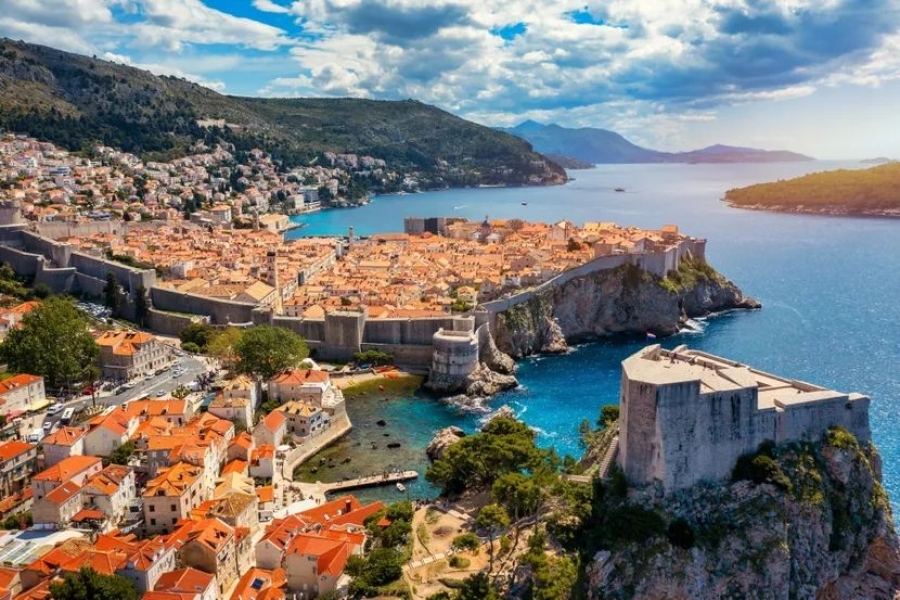 PAPRENE KAZNE NA JADRANU: Odmor u Dubrovniku pretvorio se u noćnu moru, turistima stižu kazne od 1.500 eura