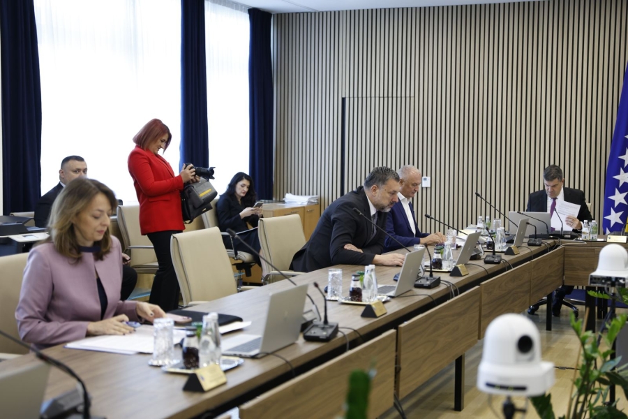 'SB' NA SJEDNICI VIJEĆA MINISTARA BiH: Mijenjaju se pravila za državnu službu, poznata i nova imenovanja (FOTO)