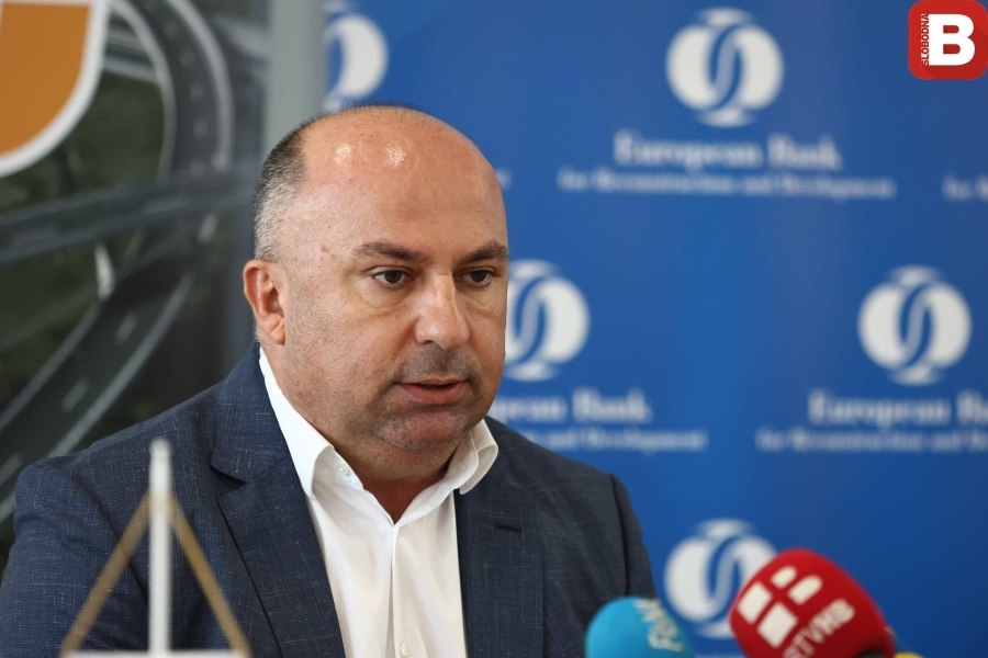 TEŠKA AFERA U AUTOCESTAMA FBiH: Lasić skršio službeni džip, sve plaćeno našim novcem